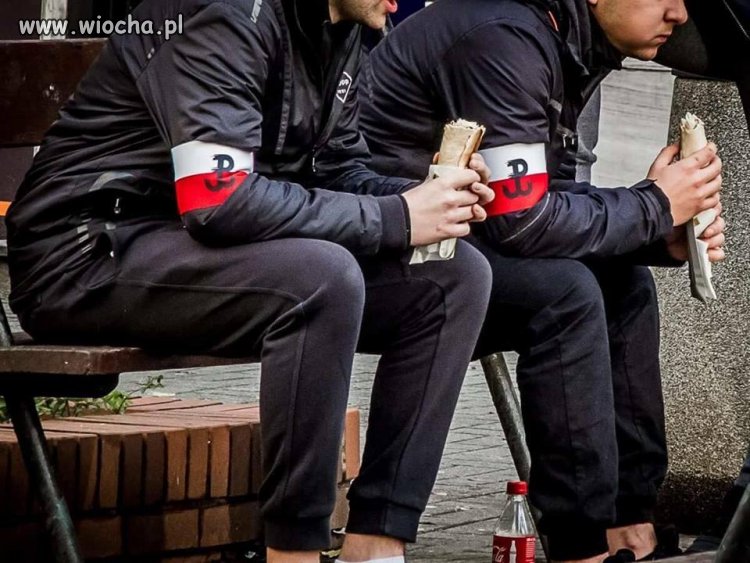 Po Marszu Niepodległości idą na tureckiego Kebaba! 