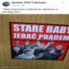 Naklejka w pociagu.