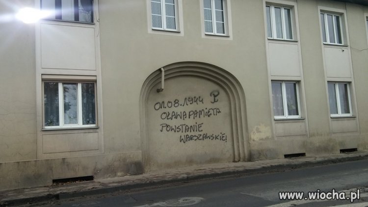 "Patrioci" zniszczyli kamienicę w Oławie
