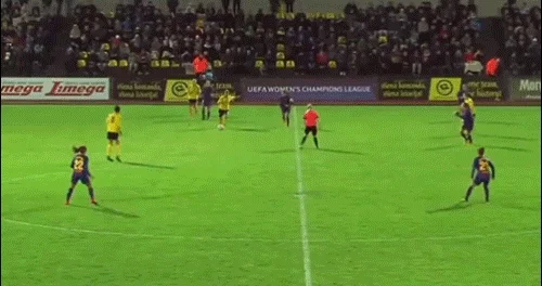Trzech na 