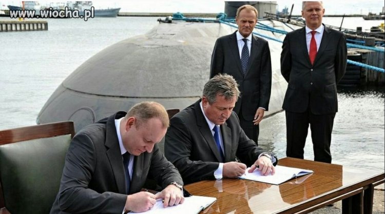 Podpisanie umowy na budowę okrętu Kormoran