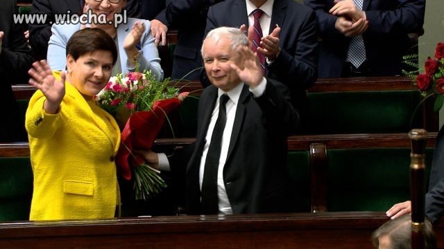 Teraz kwiatki a 4 h później kop w tyłek 