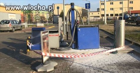 19-letni kierowca zatankował benzynę zamiast oleju