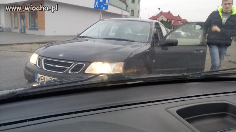 Chłopaczyna pomylil Pl z Anglią ruch lewo stronny 