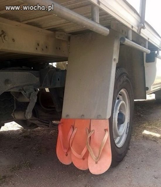 Bez armaty nie może.