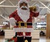Mikołaj murzyn w galerii Auchan w Gdańsku. 