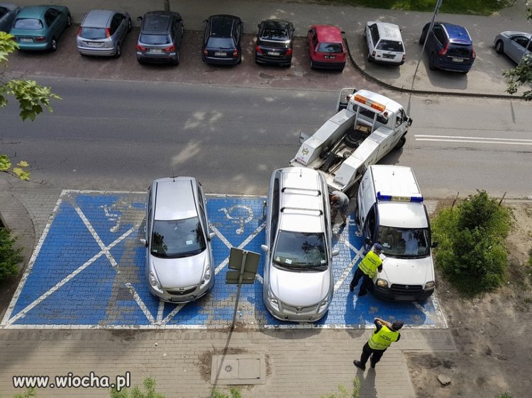 Geniusze kierownicy...jeden już odjeżdża