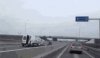 Przy autostradzie sto kilometrów na godzinę.