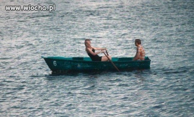 Sebek zaprosił Grażynę nad jezioro...