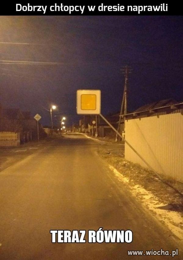Dobrzy chłopcy w dresie naprawili