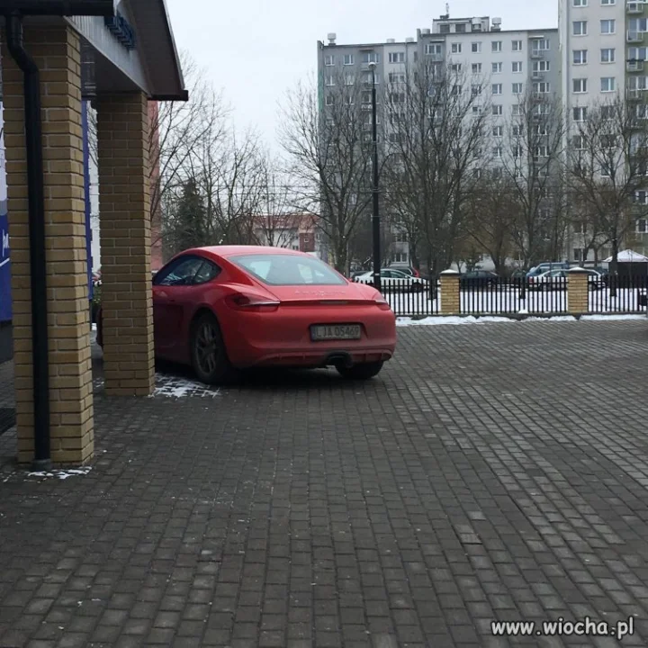 Bliżej sie nie dało do sklepu podjechać ???
