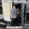 Pasek jest po to aby spodnie nie spadały
