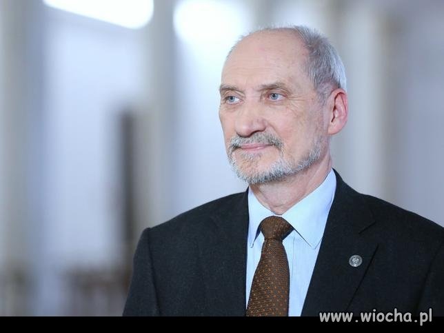 Macierewicz informuje o dowodach na wybuch w Tupolewie 
