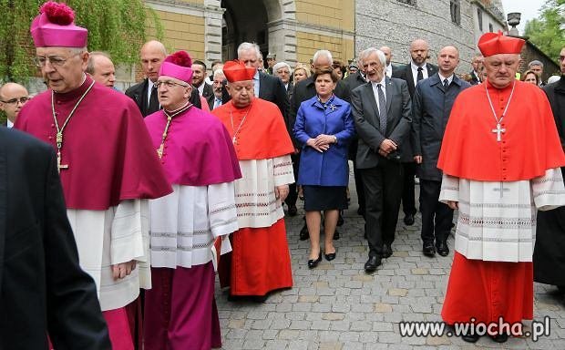 Polska wstaje z kolan?