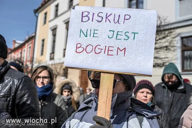 Ale się mu wydaje, że jest