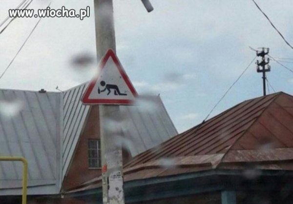 Nowy znak drogowy: Uwaga sklep czynny w niedzielę
