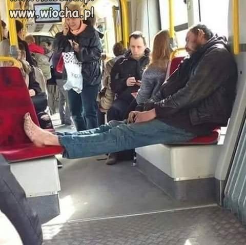 Rano w podróży.
