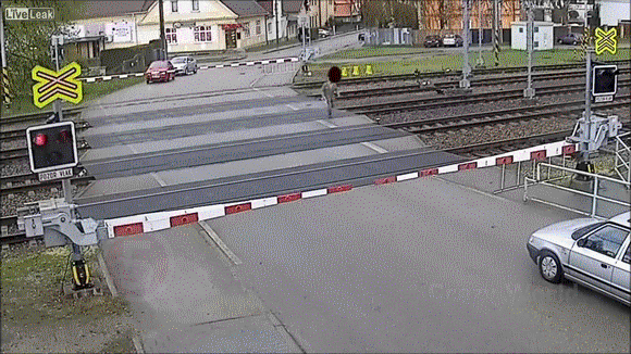 "O włos"