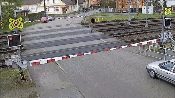 "O włos"