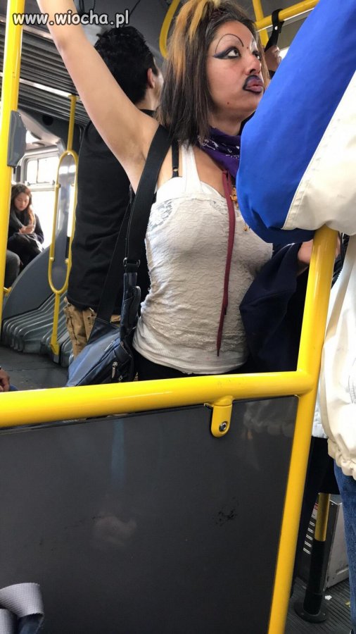 Maskara? Czy raczej maszkaron