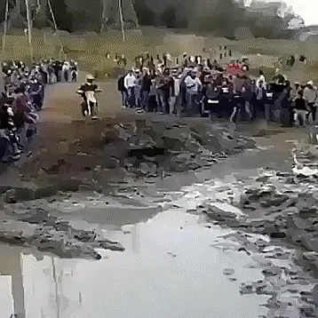 To musiał być naprawdę ważny telefon...