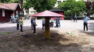 Hardcorowy plac zabaw...
