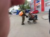 Prawdziwych przyjaciół poznaje się w biedzie