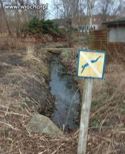 Zakaz pływania