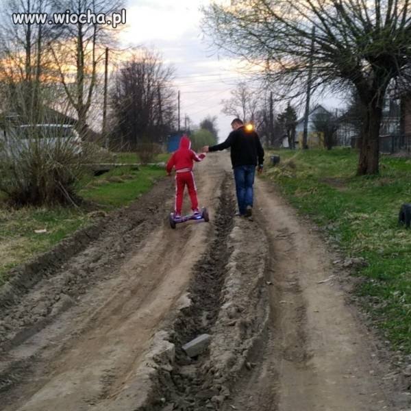 Pomniki za kilkaset baniek, ale drogi nie ma