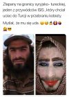 Trochę przesadził z makijażem 