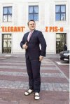 Brakuje mu jeszcze tylko reklamówki z biedry