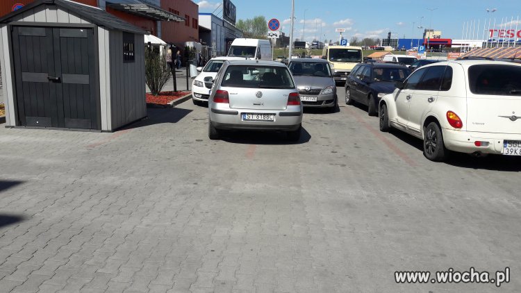 Jak prakowałem  ta budka stała na dwóch miejscach