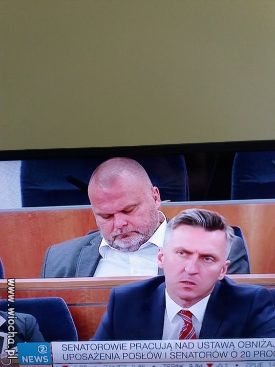 Senat ciężko pracuje...