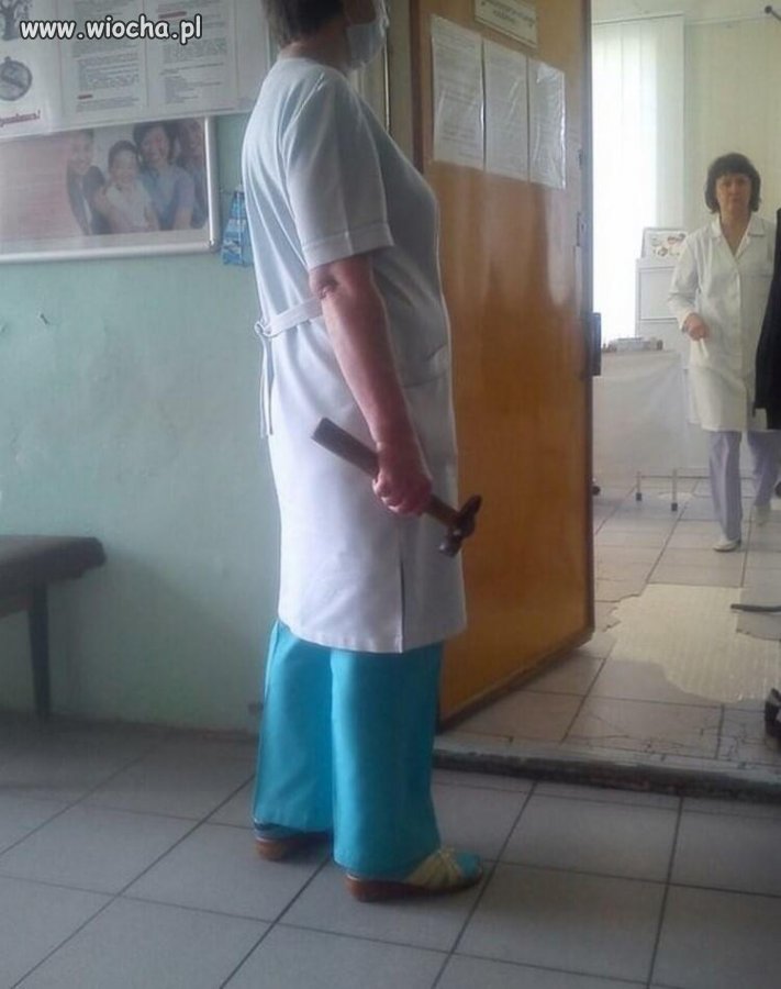 Pani doktor, następny z bolącym zębem