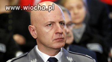 Sensacja ,zakazali f-szą trzymać ręce w kieszeni