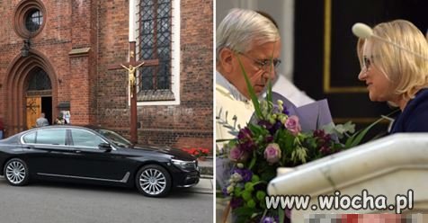Gdyby drzwi były szersze, wjechałaby do kościoła.
