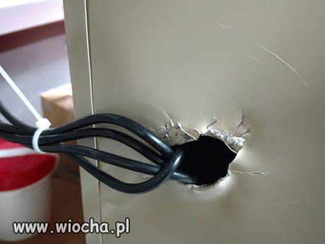 Kiedy nie wiesz jak poprowadzić przewodów