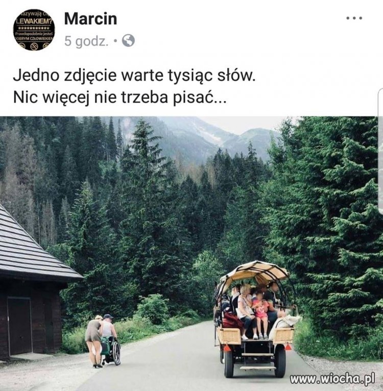 Szacunek dla pary podążającej obok...
