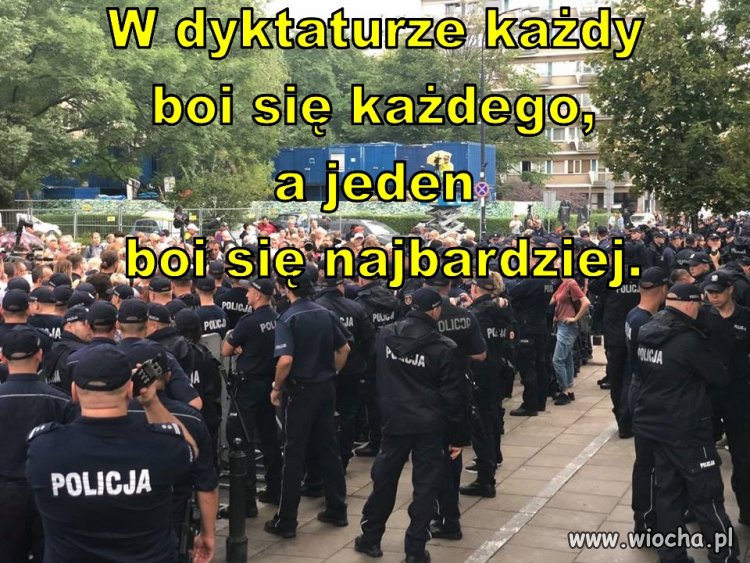 Strach.
