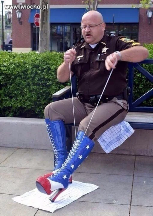 Szeryf ma nowe buty!