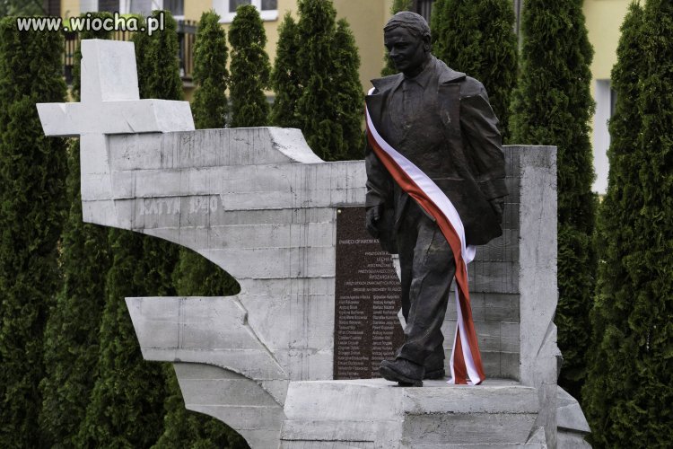 Kolejny pomnik dla pseudo "bohatera"