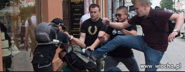 Facet z kodu ze statusu pokrzywdzony... podejrzanym