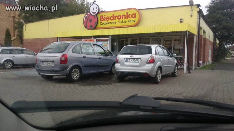 Biedra, Wyszyńskiego 