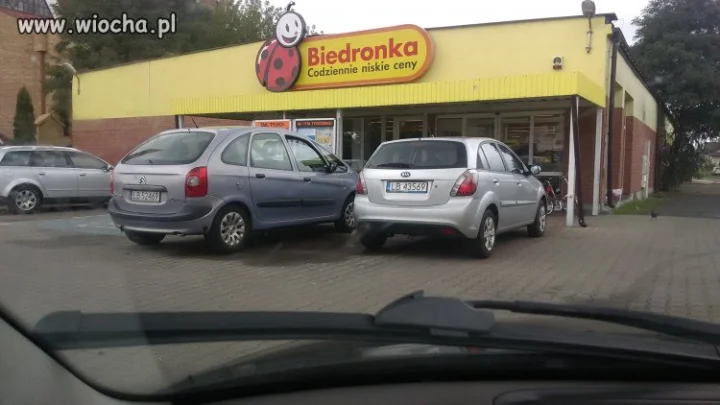 Biedra, Wyszyńskiego 
