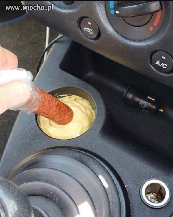 Hot dog w sosie własnym.