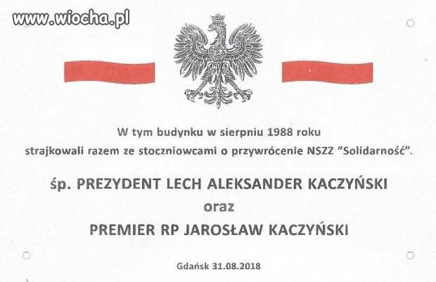 Odsłonięcie tablicy Bohaterskich Braci Kaczyńskich