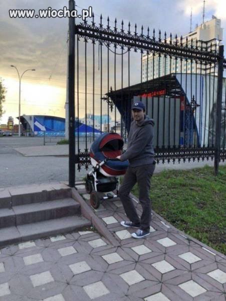 Żeby nie było że nie ma podjazdu dla wózków