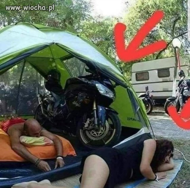 Gdy pojedziesz z motocyklistą pod namiot