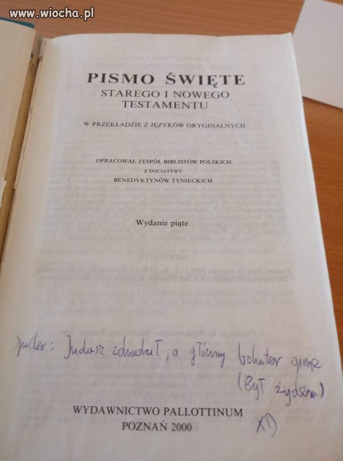 W pewnej bibliotece