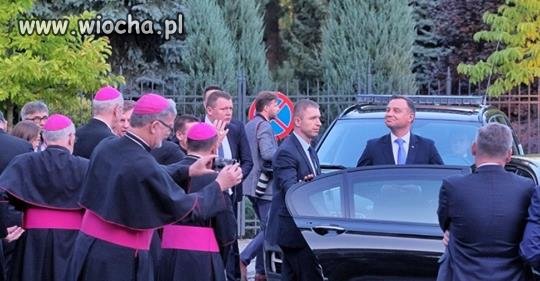 Sam wśród swoich